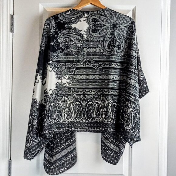 India Town B&W Print Silk Oversize Open Kimono - Picture 2 of 5